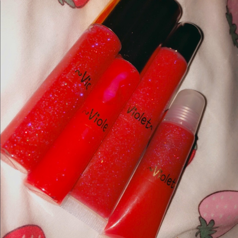 Set 4Lip Gloss Violet With Vanilla Flavor